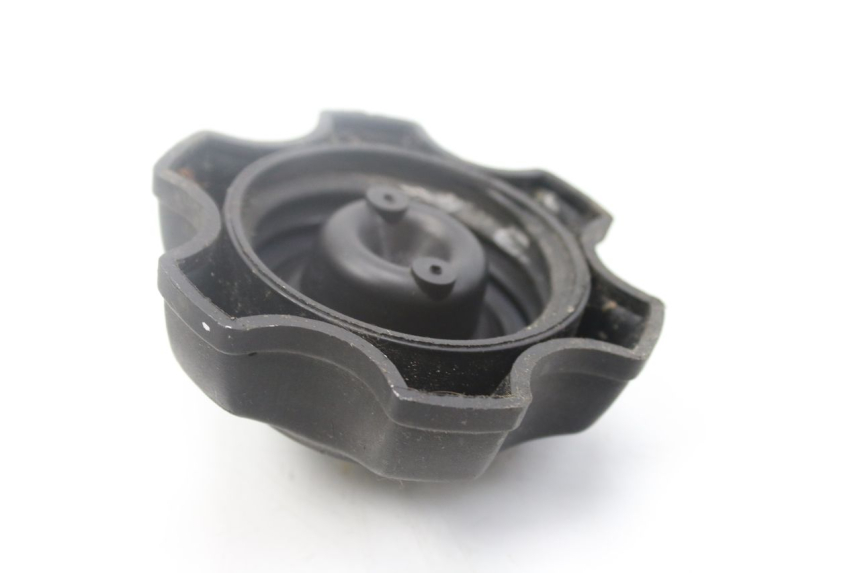 photo de BOUCHON RESERVOIR ESSENCE KAWASAKI KX 250 (1994 - 1998)