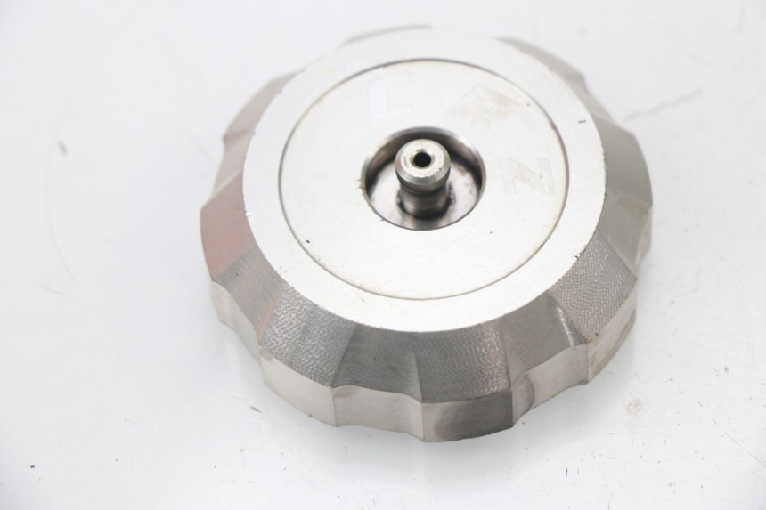 photo de BOUCHON RESERVOIR ESSENCE KAWASAKI KX 65 (2000 - 2019)
