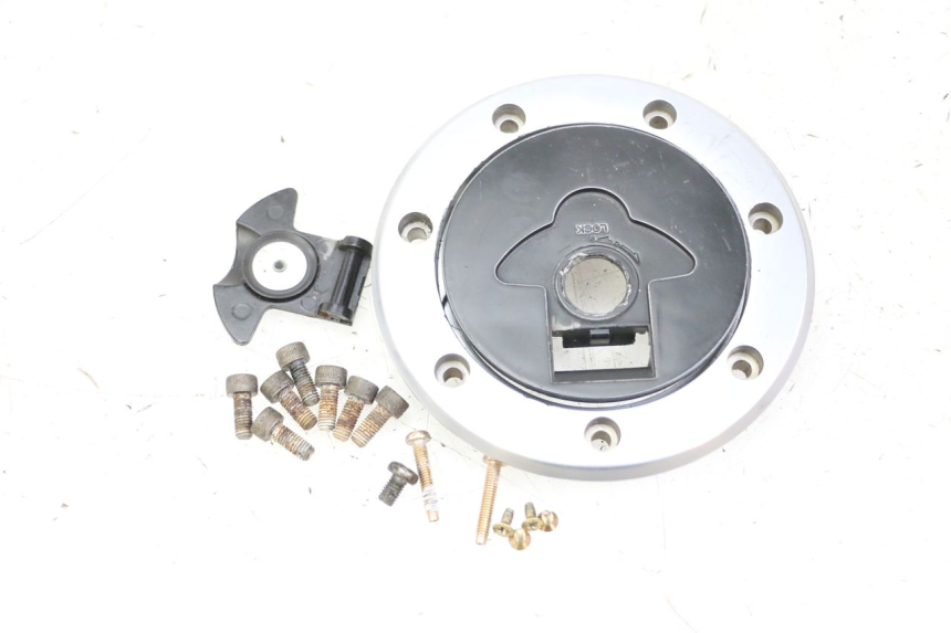 photo de BOUCHON RESERVOIR ESSENCE KAWASAKI ZR7 ZR-7 S 750 (1999 - 2004)