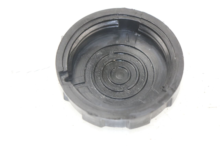 photo de BOUCHON RESERVOIR ESSENCE PEUGEOT KISBEE 2T 50 (2010 - 2017)