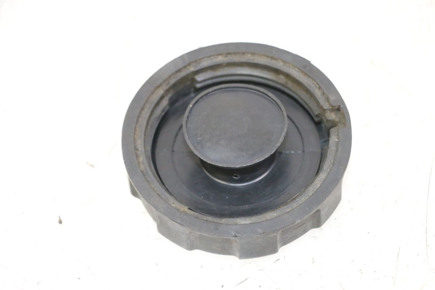 photo de BOUCHON RESERVOIR ESSENCE PEUGEOT KISBEE 2T 50 (2010 - 2017)