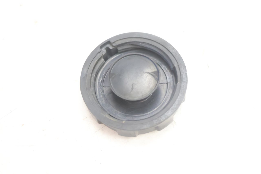 photo de BOUCHON RESERVOIR ESSENCE PEUGEOT KISBEE 4T 50 (2018 - 2022) - Zoom état d’usage