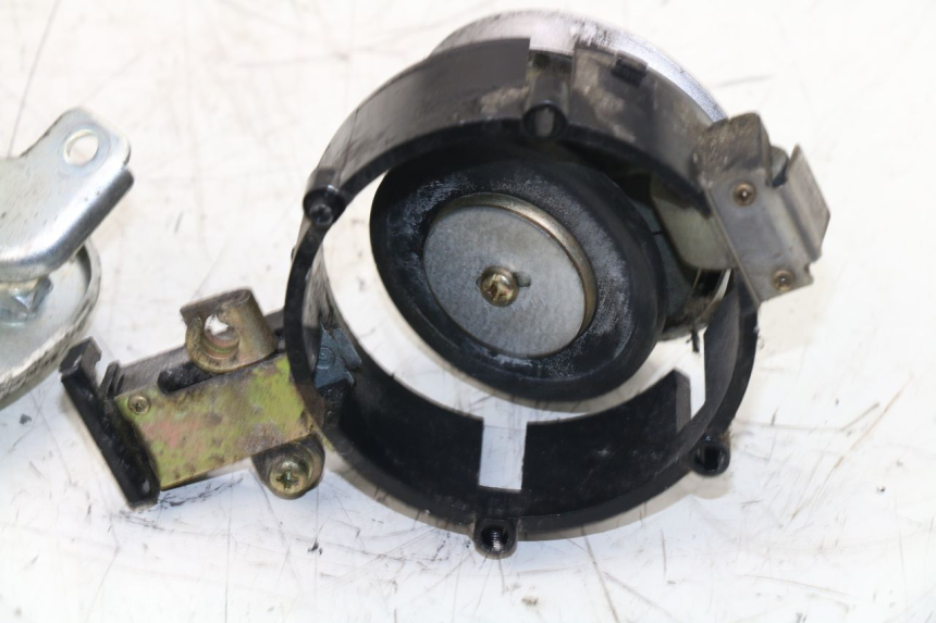 photo de BOUCHON RESERVOIR ESSENCE KYMCO GRAND DINK 125 (2008 - 2014)