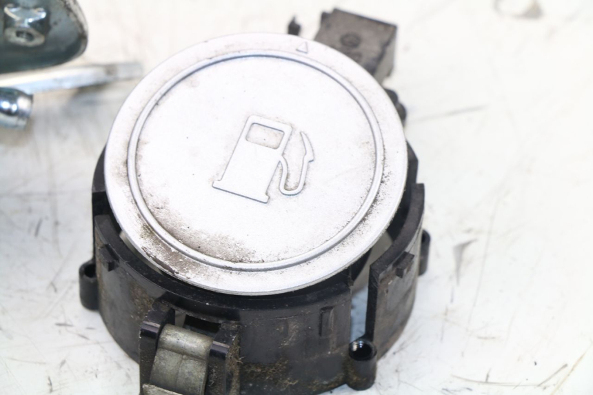 photo de BOUCHON RESERVOIR ESSENCE KYMCO GRAND DINK 125 (2008 - 2014)