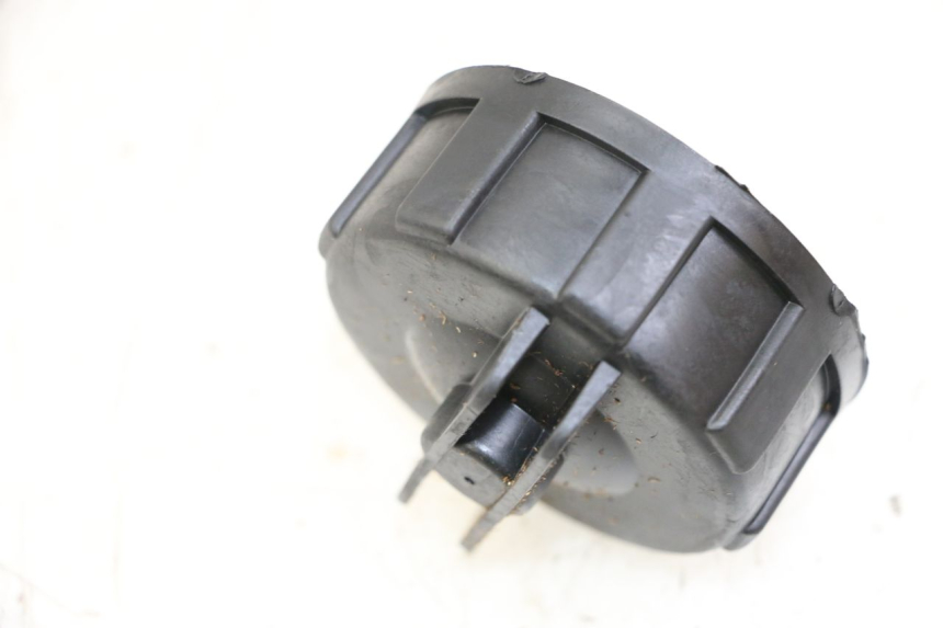 photo de BOUCHON RESERVOIR ESSENCE KYMCO PEOPLE S 125 (2000 - 2008)