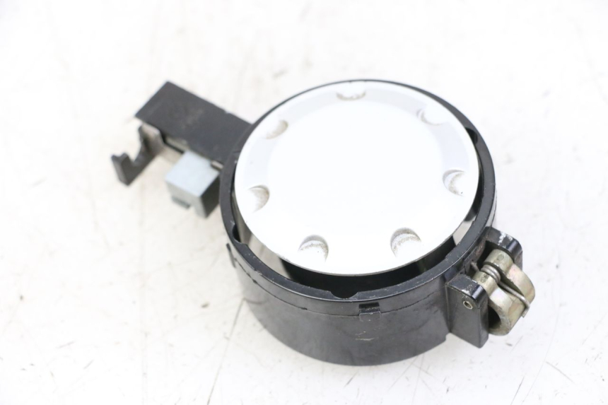 photo de BOUCHON RESERVOIR ESSENCE KYMCO XCITING 500 (2007 - 2010)
