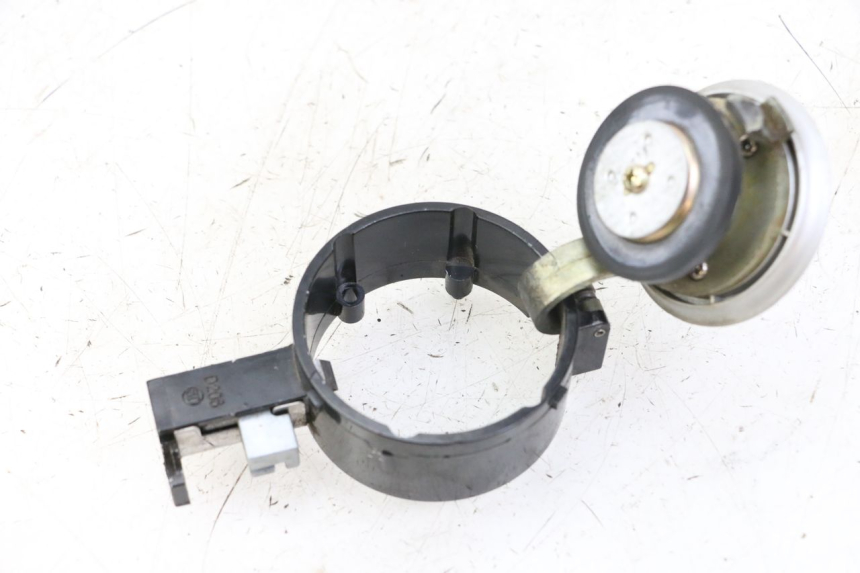 photo de BOUCHON RESERVOIR ESSENCE KYMCO XCITING 500 (2007 - 2010)