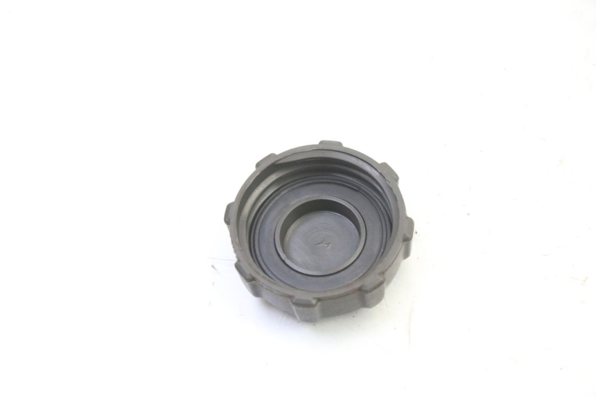 photo de BOUCHON RESERVOIR ESSENCE PIAGGIO LIBERTY 4T 50 (2009 - 2015)