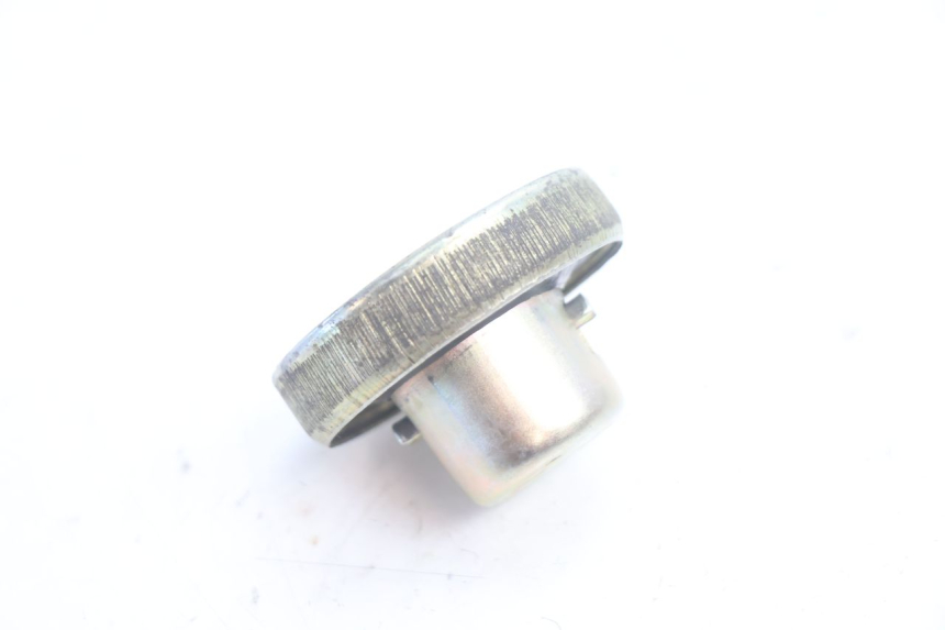 photo de BOUCHON RESERVOIR ESSENCE KYMCO LIKE 125 (2009 - 2016) - Zoom état d’usage