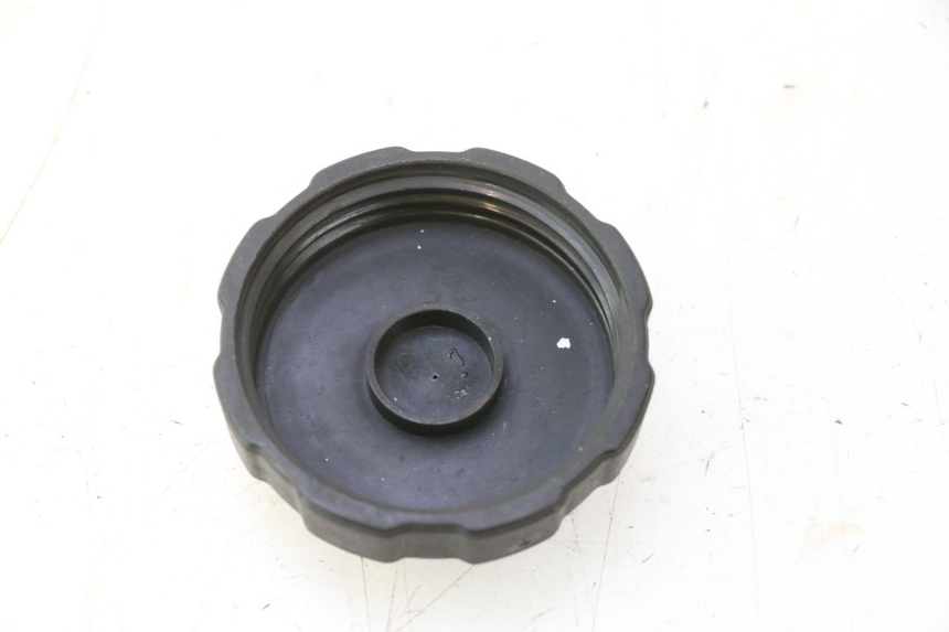 photo de BOUCHON RESERVOIR ESSENCE PEUGEOT LUDIX BLASTER 50 (2006 - 2014) - Détail de la pièce