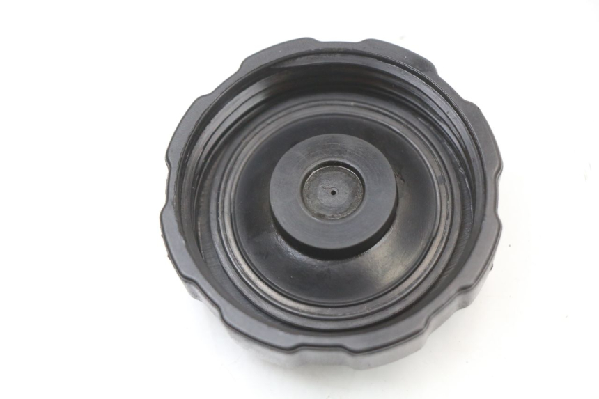 photo de BOUCHON RESERVOIR ESSENCE PEUGEOT LUDIX 50 (2008 - 2017)