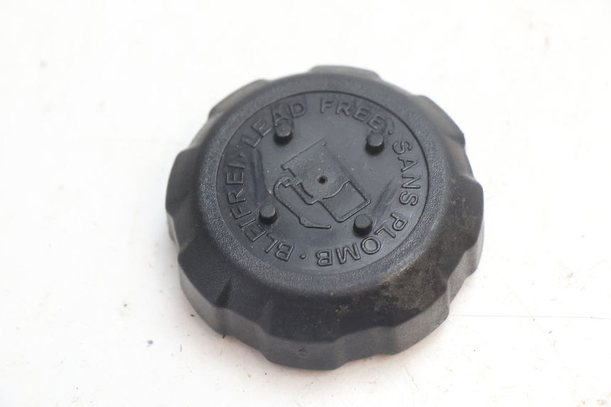 photo de BOUCHON RESERVOIR ESSENCE PEUGEOT LUDIX ONE 50 (2004 - 2013) - Détail de la pièce