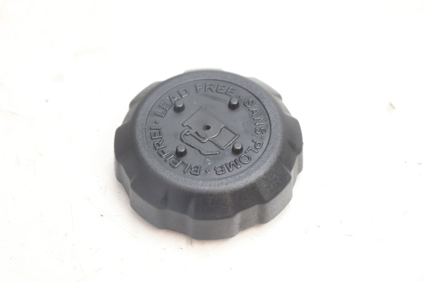 photo de BOUCHON RESERVOIR ESSENCE PEUGEOT LUDIX SNAKE 2T 50 (2004 - 2014) - Détail de la pièce