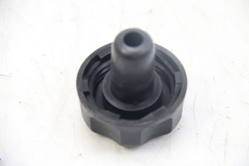 photo de BOUCHON RESERVOIR ESSENCE MBK FLIPPER 50 (2004 - 2012)