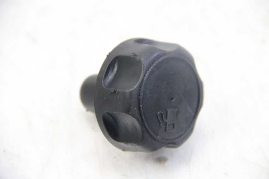 photo de BOUCHON RESERVOIR ESSENCE MBK FLIPPER 50 (2004 - 2012)