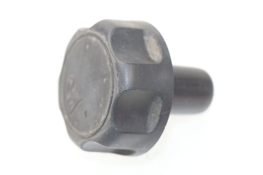 photo de BOUCHON RESERVOIR ESSENCE MBK OVETTO 4T 50 (2008 - 2016)