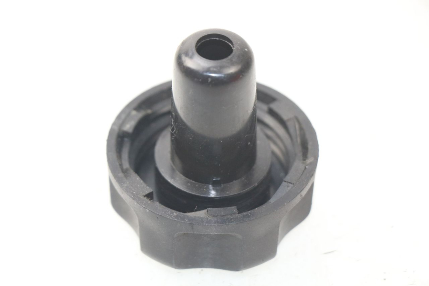 photo de BOUCHON RESERVOIR ESSENCE MBK OVETTO 4T 50 (2008 - 2016)