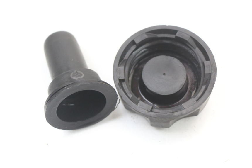 photo de BOUCHON RESERVOIR ESSENCE MBK OVETTO ONE 2T 50 (2013 - 2017)