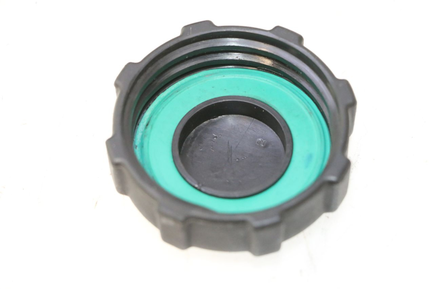 photo de BOUCHON RESERVOIR ESSENCE PIAGGIO MP3 HPE 530 (2022 - 2026) - Détail de la pièce