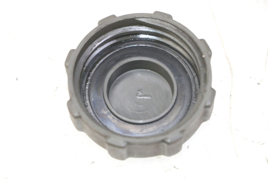 photo de BOUCHON RESERVOIR ESSENCE PIAGGIO MP3 RL 250 (2007 - 2010)