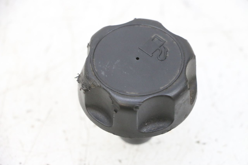 photo de BOUCHON RESERVOIR ESSENCE YAMAHA NEOS NEO'S 4T 50 (2008 - 2016) - Zoom état d’usage