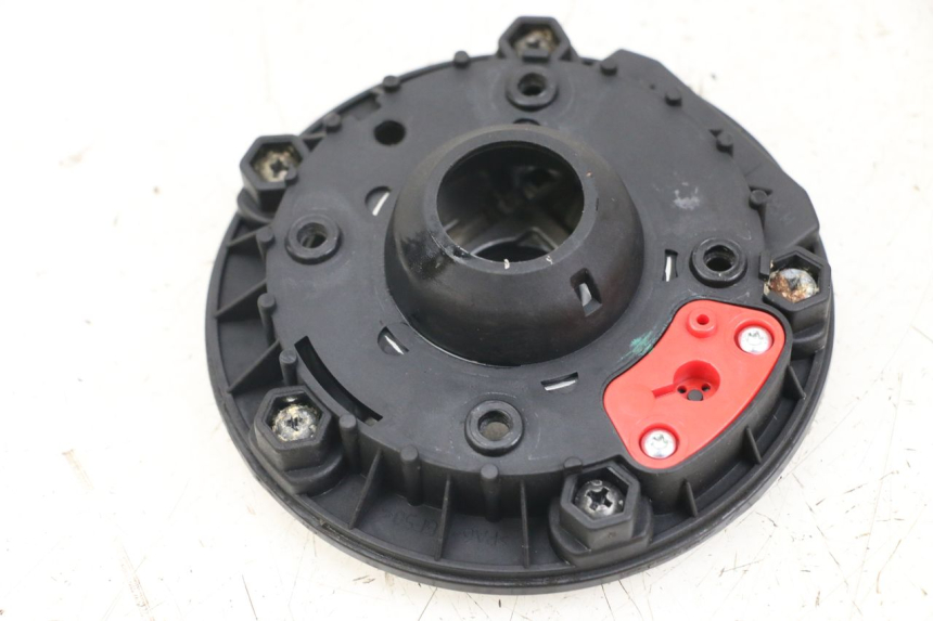 photo de BOUCHON RESERVOIR ESSENCE MOTO GUZZI NORGE 8V GT 1200 (2011 - 2016) - Autre angle de vue