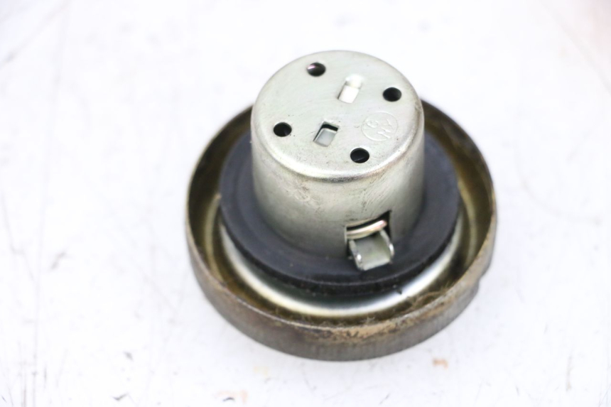 photo de BOUCHON RESERVOIR ESSENCE SYM ORBIT 2 4T 50 (2008 - 2017) - Détail de la pièce