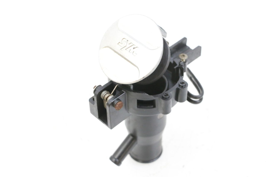 photo de BOUCHON RESERVOIR ESSENCE SYM ORBIT III 3 4T 50 (2021 - 2025) - Détail de la pièce