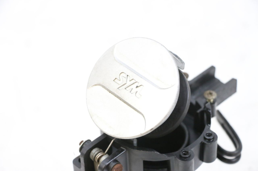 photo de BOUCHON RESERVOIR ESSENCE SYM ORBIT III 3 4T 50 (2021 - 2025) - Zoom état d’usage