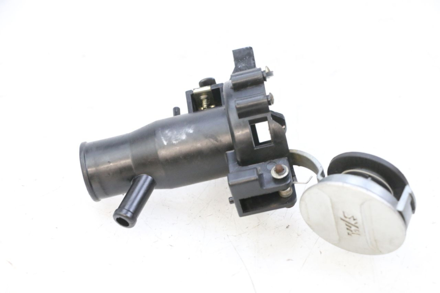 photo de BOUCHON RESERVOIR ESSENCE SYM ORBIT III 3 4T 50 (2021 - 2025) - Autre angle de vue