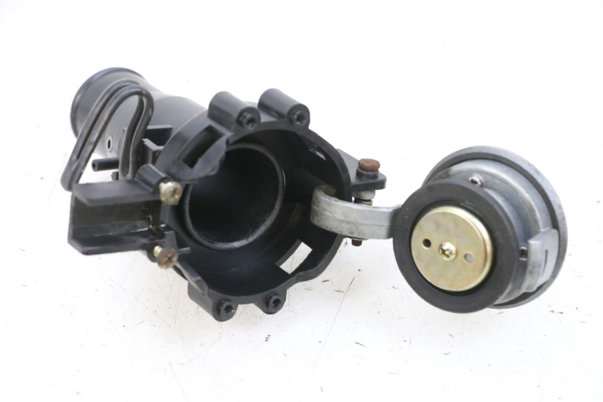 photo de BOUCHON RESERVOIR ESSENCE SYM ORBIT III 3 4T 50 (2021 - 2025) - Points de fixation