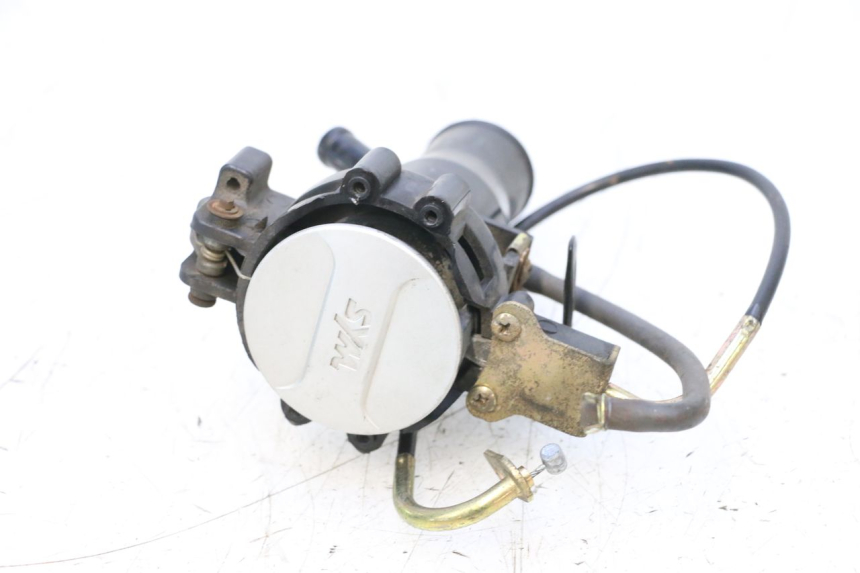 photo de BOUCHON RESERVOIR ESSENCE SYM ORBIT III 3 4T 50 (2018 - 2021) - Gros plan technique