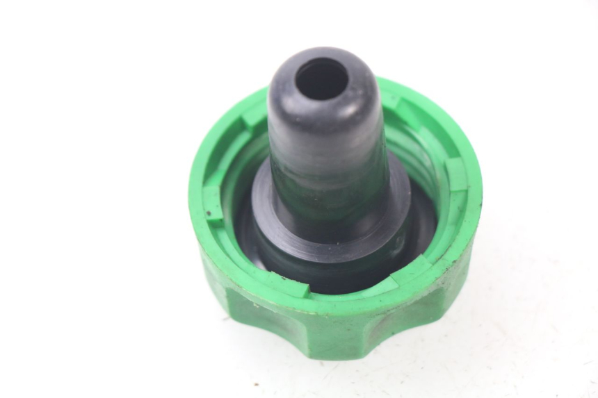 photo de BOUCHON RESERVOIR ESSENCE MBK OVETTO 2T 50 (2007 - 2017)