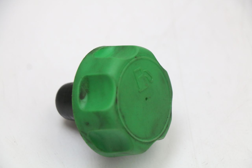 photo de BOUCHON RESERVOIR ESSENCE MBK OVETTO 2T 50 (2007 - 2017)