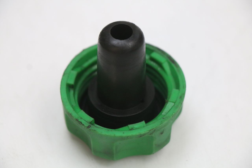 photo de BOUCHON RESERVOIR ESSENCE MBK OVETTO 2T 50 (2007 - 2017)