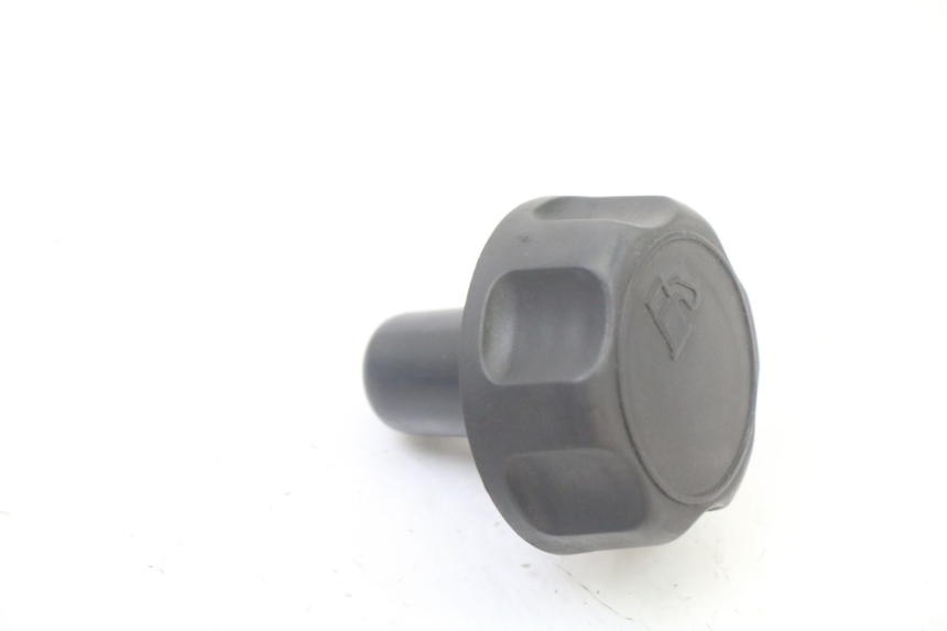 photo de BOUCHON RESERVOIR ESSENCE MBK OVETTO 4T 50 (2008 - 2016)