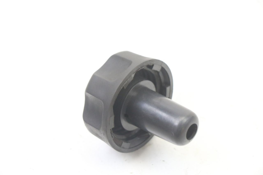 photo de BOUCHON RESERVOIR ESSENCE MBK OVETTO 4T 50 (2008 - 2016)