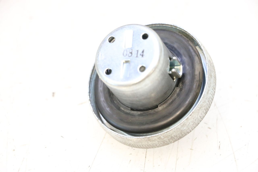 photo de BOUCHON RESERVOIR ESSENCE HONDA PCX (JF57/JF64) 125 (2014 - 2018) - Détail de la pièce