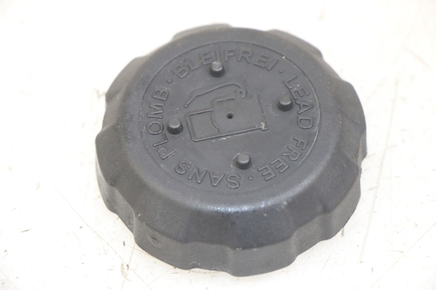 photo de BOUCHON RESERVOIR ESSENCE PEUGEOT GEOPOLIS RS 125 (2007 - 2009)