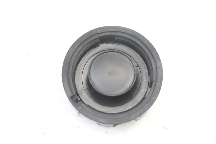 photo de BOUCHON RESERVOIR ESSENCE PEUGEOT KISBEE 2T 50 (2010 - 2017)