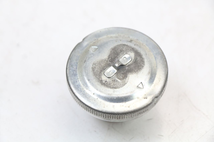 photo de BOUCHON RESERVOIR ESSENCE PEUGEOT TWEET 125 (2018 - 2021)