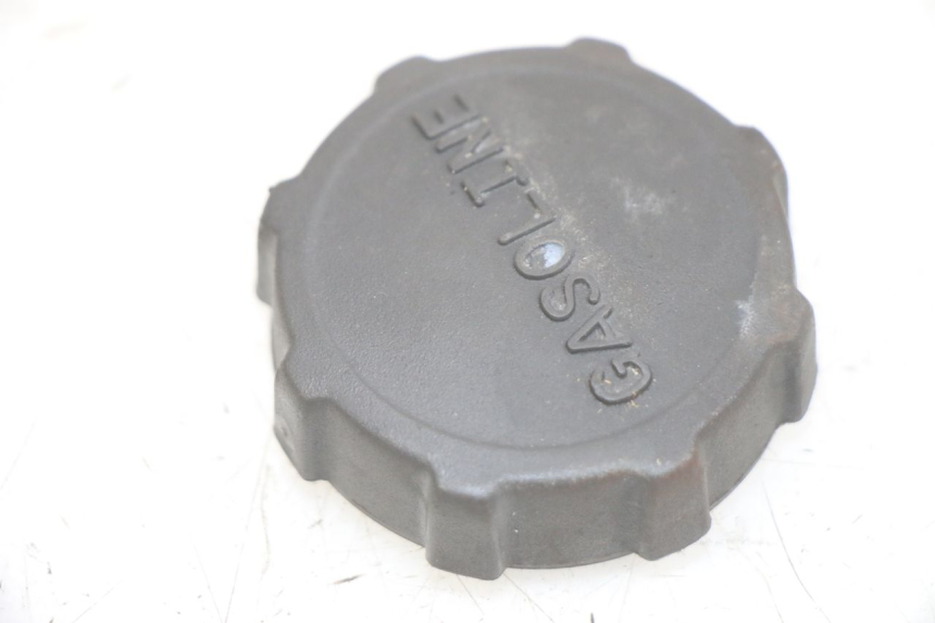 photo de BOUCHON RESERVOIR ESSENCE PIAGGIO FLY 125 (2005 - 2012)