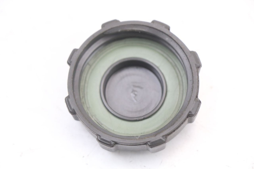 photo de BOUCHON RESERVOIR ESSENCE PIAGGIO LIBERTY 4T 50 (2004 - 2008)
