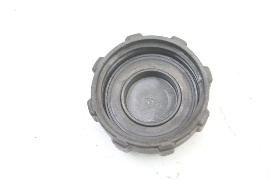 photo de BOUCHON RESERVOIR ESSENCE PIAGGIO VESPA GRANTURISMO 125 (2003 - 2007)