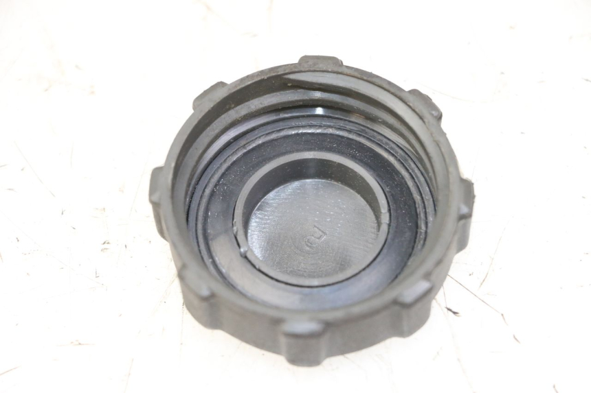 photo de BOUCHON RESERVOIR ESSENCE PIAGGIO VESPA LX IE 125 (2010 - 2012)