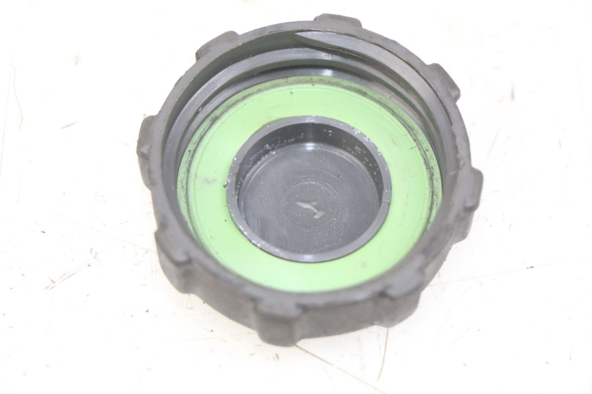 photo de BOUCHON RESERVOIR ESSENCE PIAGGIO VESPA PRIMAVERA 2T 50 (2013 - 2018)