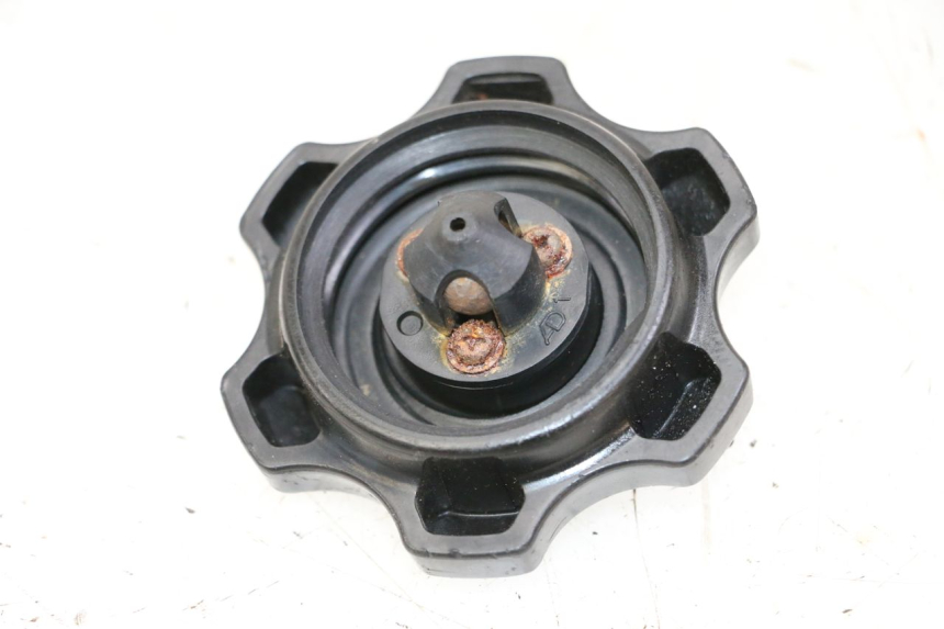 photo de BOUCHON RESERVOIR ESSENCE YAMAHA PW 80 (1983 - 2014)