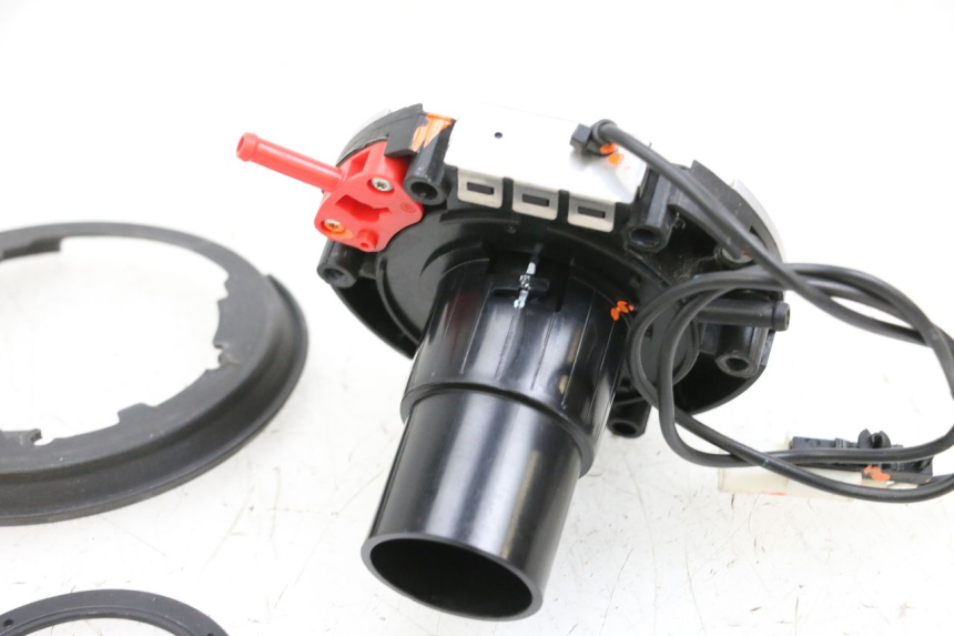 photo de BOUCHON RESERVOIR ESSENCE BMW R GS 1250 (2021 - 2024) - Points de fixation