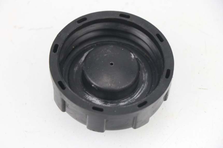 photo de BOUCHON RESERVOIR ESSENCE RAZZO XENON 4T 50 (2008 - 2012)
