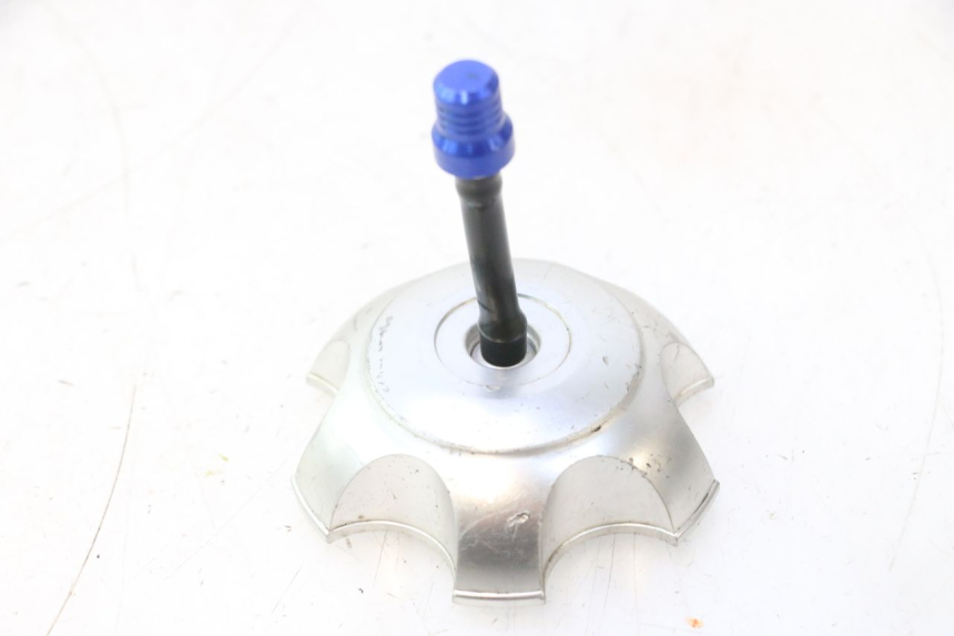 photo de BOUCHON RESERVOIR ESSENCE APOLLO RFZ 140 - Vue principale